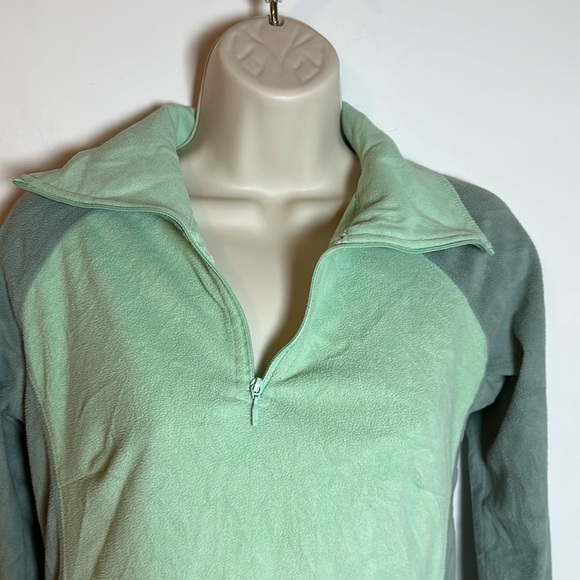 Green Columbia pull over - Picture 2 of 7